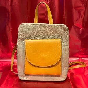 DIVINA FIRENZE LEATHER CONVERTABLE BACKPACK/PURSE CAPP./HONEY/ BEIGE COL. ITALY